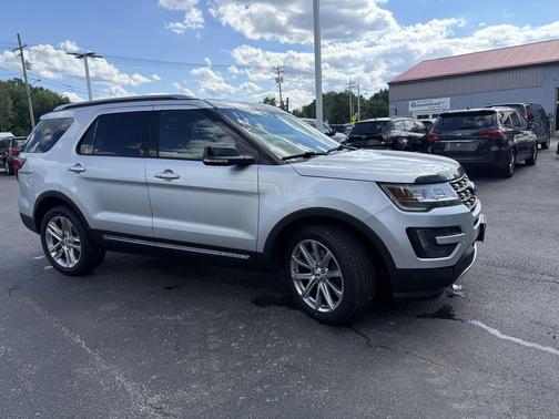 Ingot Silver Metallic 2016 Ford Explorer XLT