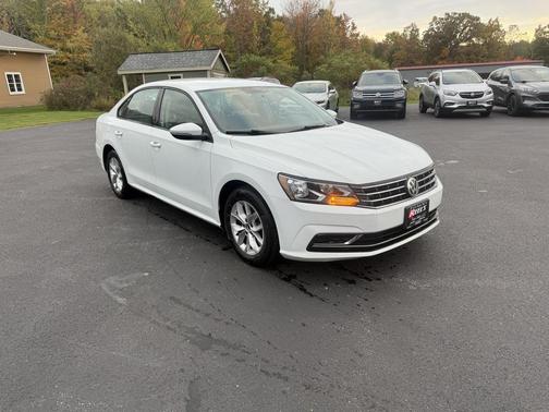2018 Volkswagen Passat S