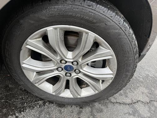 2019 Ford Edge Titanium