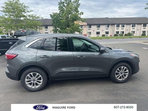 Gray Metallic 2022 Ford Escape SE