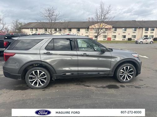 2021 Ford Explorer ST