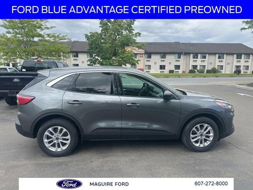 Gray Metallic 2022 Ford Escape SE