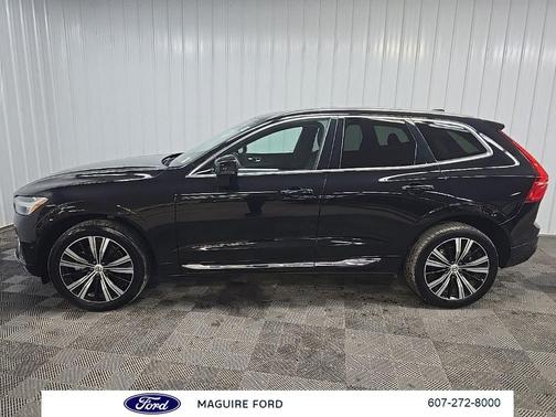 Onyx Black Metallic 2023 Volvo XC60 B5 Plus Bright Theme