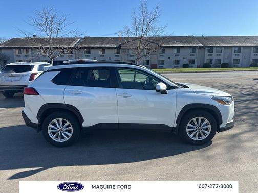 2023 Toyota Corolla Cross LE