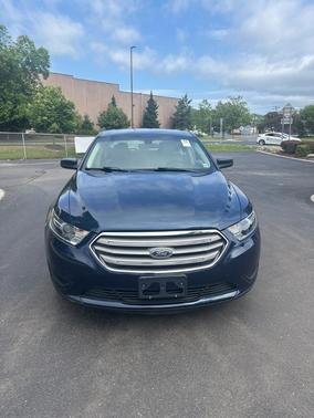 2017 Ford Taurus SE