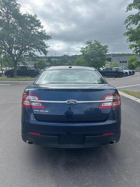 2017 Ford Taurus SE