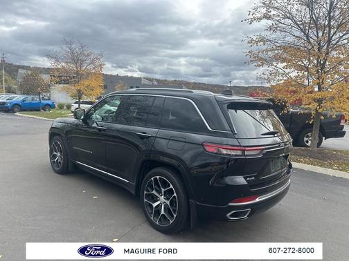2023 Jeep Grand Cherokee Summit
