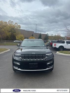 2023 Jeep Grand Cherokee Summit