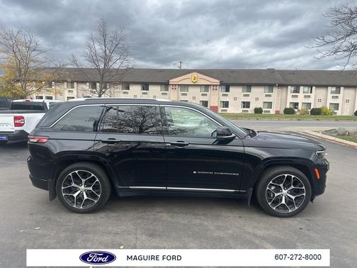 2023 Jeep Grand Cherokee Summit