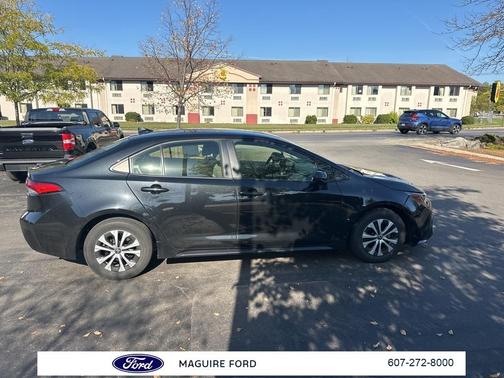 2022 Toyota Corolla Hybrid LE