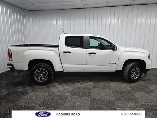 Summit White 2022 GMC Canyon AT4 w/Leather
