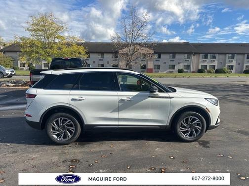 2025 Lincoln Corsair Premiere