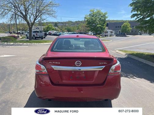 Cayenne Red 2015 Nissan Altima 3.5 SL