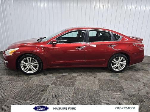 Cayenne Red 2015 Nissan Altima 3.5 SL
