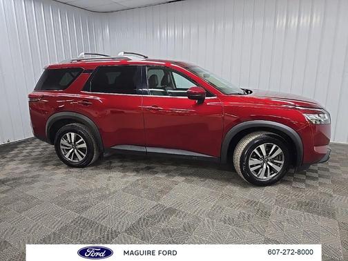 Scarlet Ember 2023 Nissan Pathfinder SL