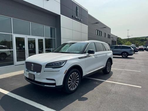2022 Lincoln Aviator Standard AWD