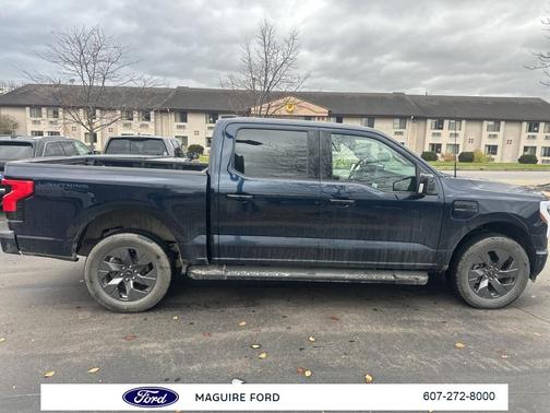 2022 Ford F-150 Lightning LARIAT