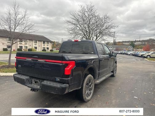 2022 Ford F-150 Lightning LARIAT