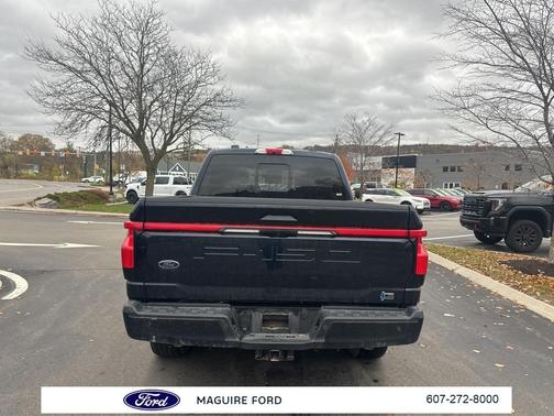 2022 Ford F-150 Lightning LARIAT