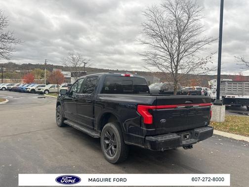 2022 Ford F-150 Lightning LARIAT