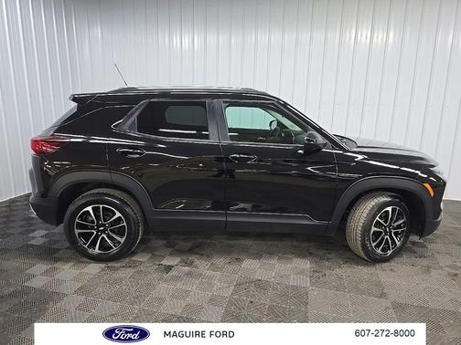 Mosaic Black Metallic 2024 Chevrolet Trailblazer LT