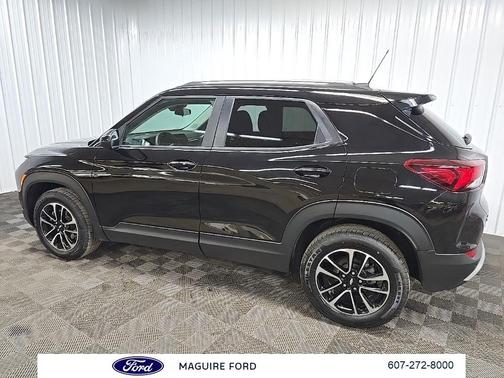 Mosaic Black Metallic 2024 Chevrolet Trailblazer LT