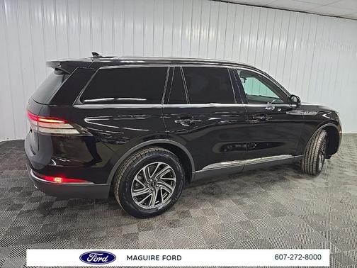2022 Lincoln Aviator Standard AWD