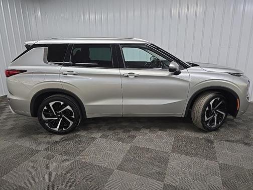 2023 Mitsubishi Outlander SEL