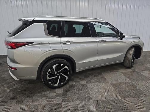 2023 Mitsubishi Outlander SEL