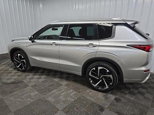 2023 Mitsubishi Outlander SEL