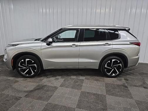 2023 Mitsubishi Outlander SEL