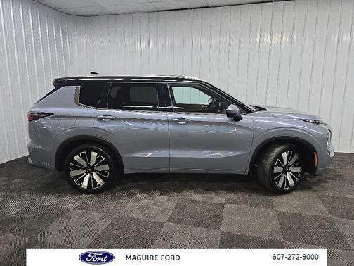 Gray 2025 Mitsubishi Outlander SEL