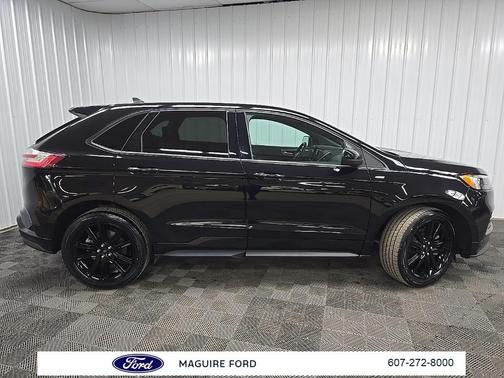 2022 Ford Edge ST Line