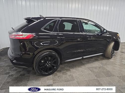2022 Ford Edge ST Line