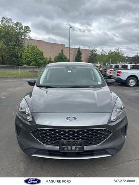Gray Metallic 2022 Ford Escape SE