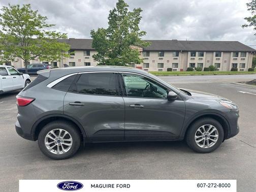 Gray Metallic 2022 Ford Escape SE