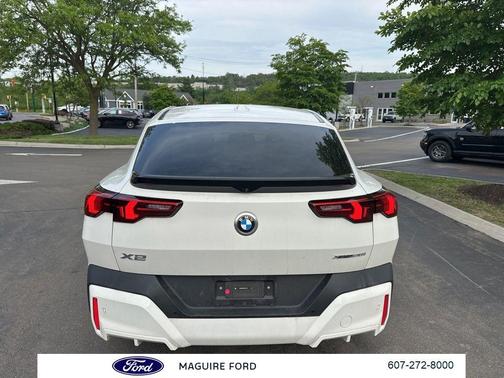 Alpine White 2024 BMW X2 xDrive28i
