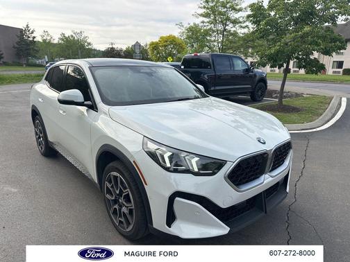 Alpine White 2024 BMW X2 xDrive28i
