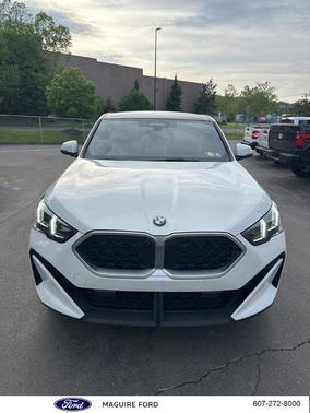 Alpine White 2024 BMW X2 xDrive28i