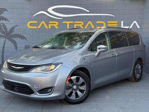 2018 Chrysler Pacifica Hybrid Limited