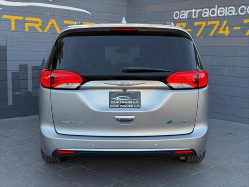 2018 Chrysler Pacifica Hybrid Limited