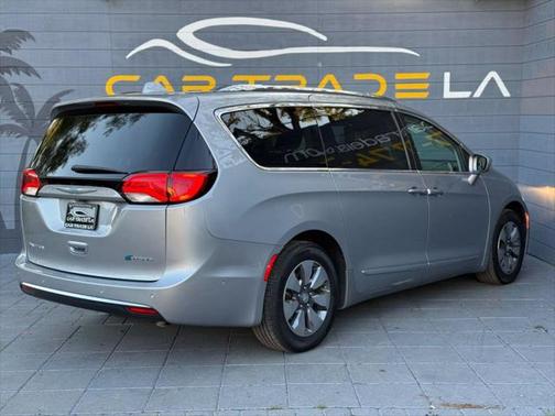 2018 Chrysler Pacifica Hybrid Limited