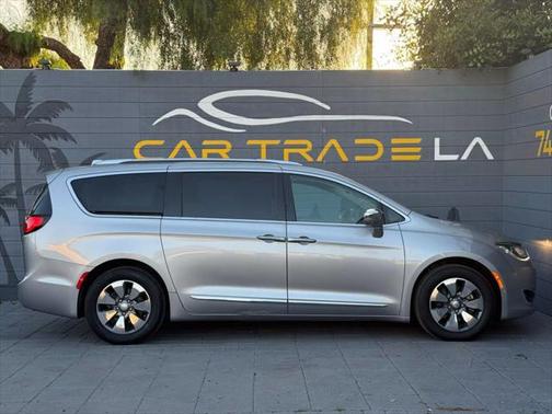 2018 Chrysler Pacifica Hybrid Limited