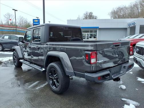 2022 Jeep Gladiator Sport