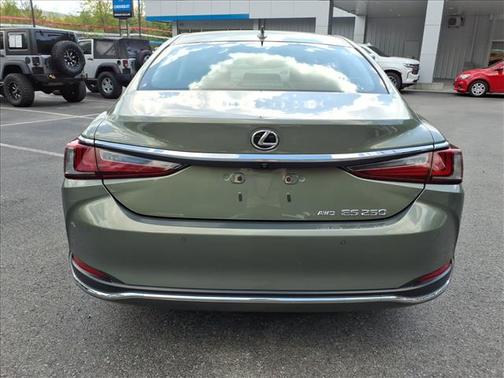 2021 Lexus ES 250 Base