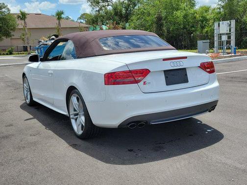 IBIS WHITE/BLACK ROOF [WHITE] 2011 Audi S5 3.0 Premium Plus