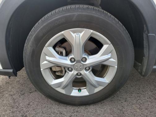 Platinum White Pearl 2023 Honda HR-V LX