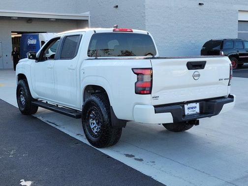 2023 Nissan Frontier SV