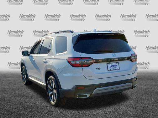 Platinum White Pearl 2025 Honda Pilot Elite