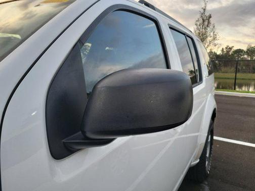 2012 Nissan Pathfinder S